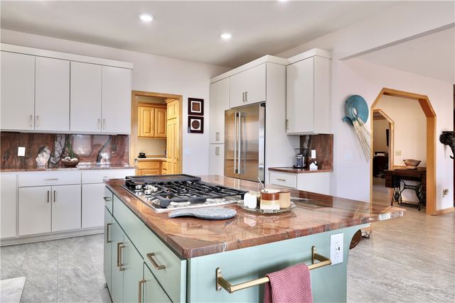 8985 Pikes Peak Road, Rogers, AR 72756