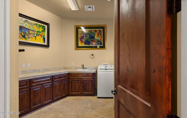 6562 E CAVE CREEK Road, Cave Creek, AZ 85331