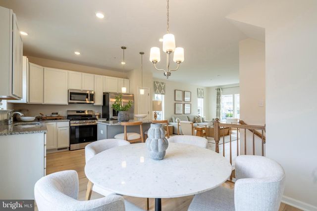 39 WHITAKER CT, Millville, NJ 08332