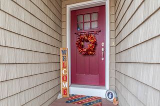 12 Manor Dr # B, Hooksett, NH 03106