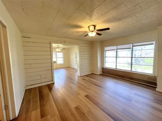 122 Robertson Street, Sulphur Springs, TX 75482