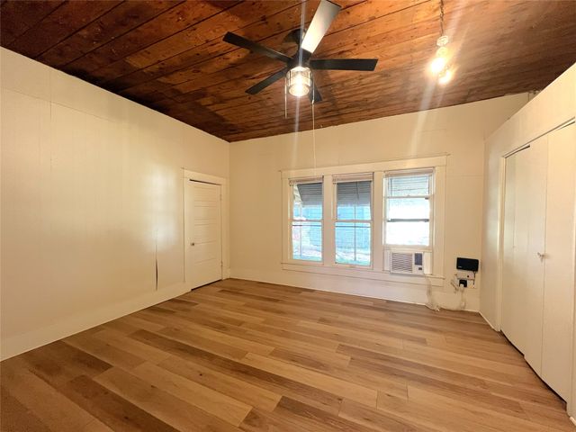 122 Robertson Street, Sulphur Springs, TX 75482