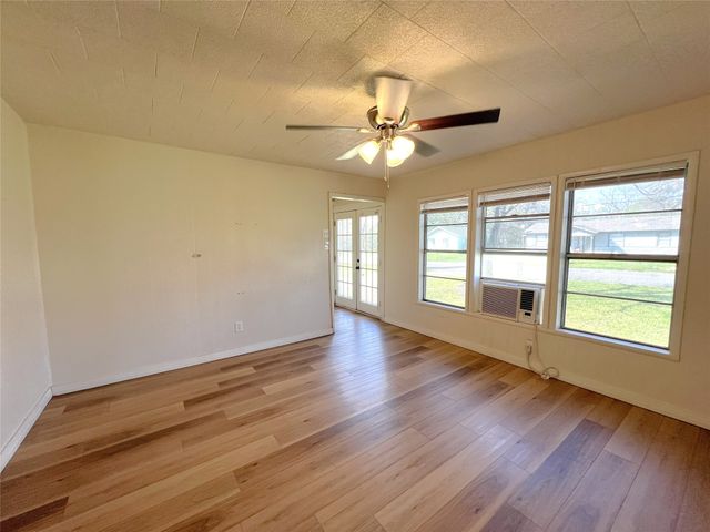 122 Robertson Street, Sulphur Springs, TX 75482