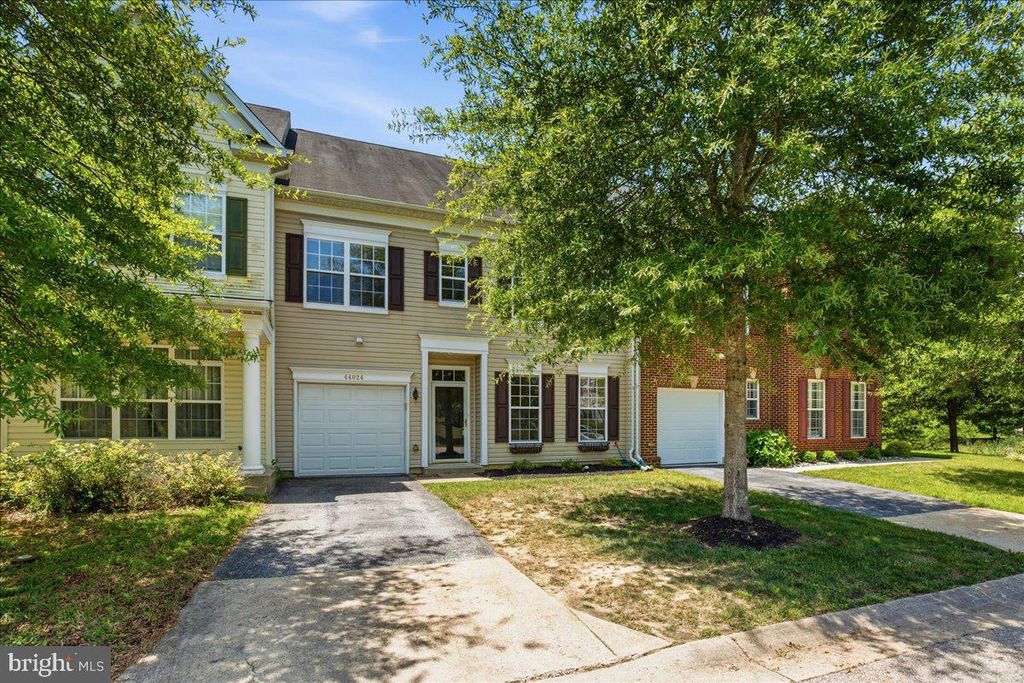 44024 DELPHINIUM DR, California, MD 20619
