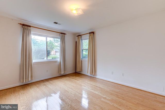 1947 ARLINGTON RIDGE RD, Arlington, VA 22202