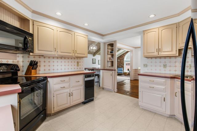 19 Bayberry Drive, Eliot, ME 03903