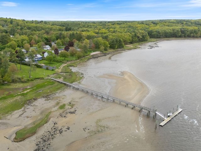 19 Bayberry Drive, Eliot, ME 03903