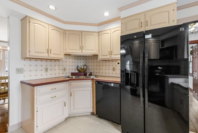 19 Bayberry Drive, Eliot, ME 03903