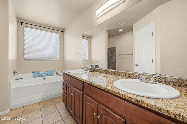 9120 E Arbab Court, Tucson, AZ 85747