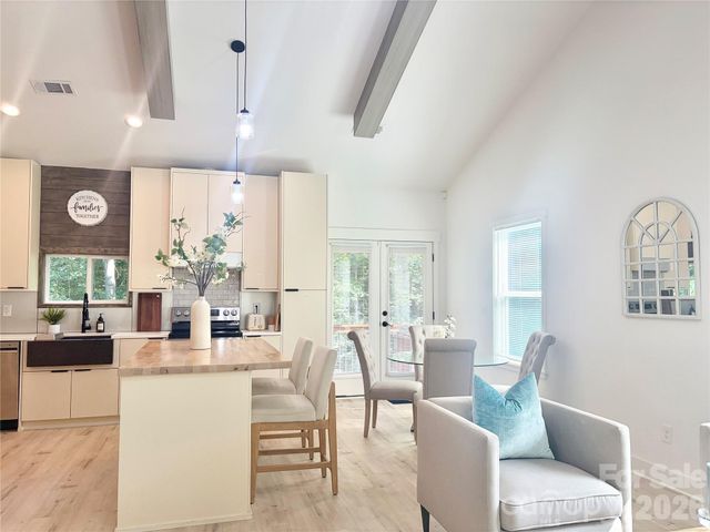 6524 Mintbrook Drive, Mint Hill, NC 28227