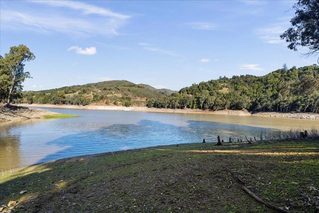 2 Old Santa Cruz Hwy, Los Gatos, CA 95033