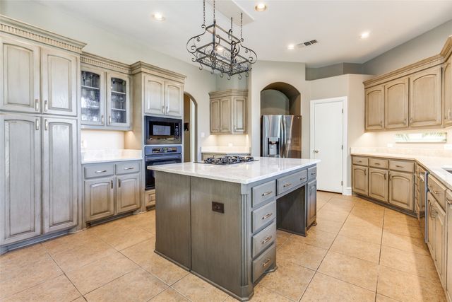 2929 Oak Point Drive, Garland, TX 75044