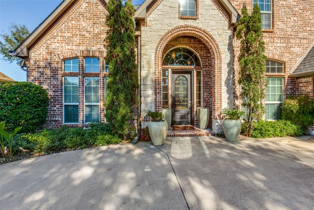 2929 Oak Point Drive, Garland, TX 75044