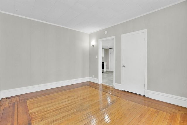 52 Thompson St, Springfield, MA 01109
