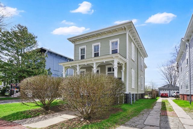 52 Thompson St, Springfield, MA 01109