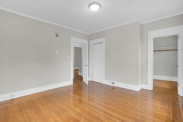 52 Thompson St, Springfield, MA 01109
