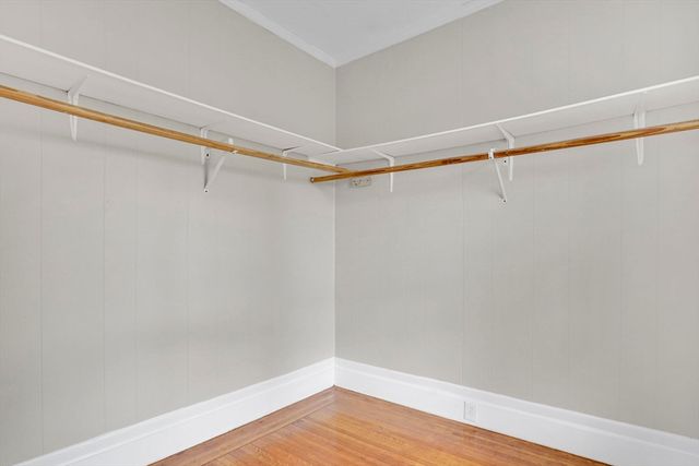 52 Thompson St, Springfield, MA 01109