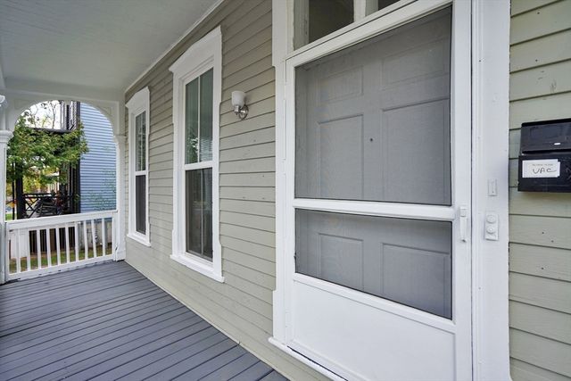 52 Thompson St, Springfield, MA 01109