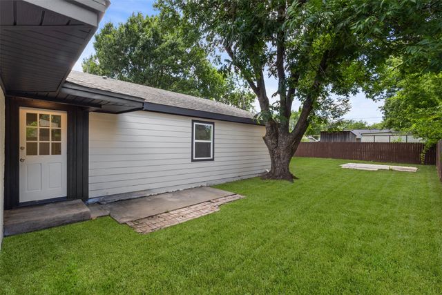 907 Pinson Road, Forney, TX 75126