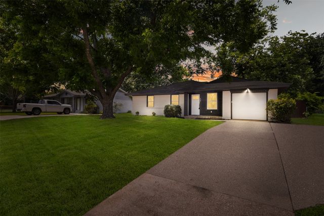 907 Pinson Road, Forney, TX 75126