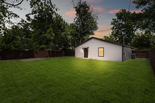 907 Pinson Road, Forney, TX 75126