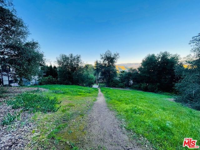 23670 Summit Drive, Calabasas, CA 91302