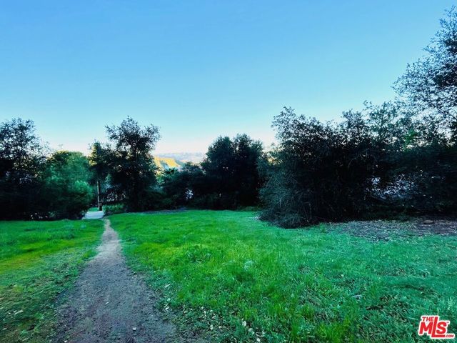 23670 Summit Drive, Calabasas, CA 91302