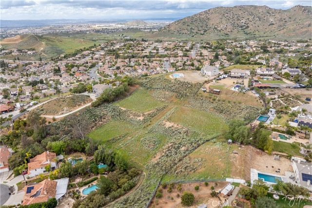 1130 La Salle Cir, Corona, CA 92879