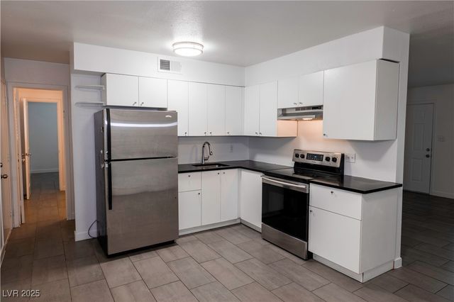 6540 Bristol Way, Las Vegas, NV 89107