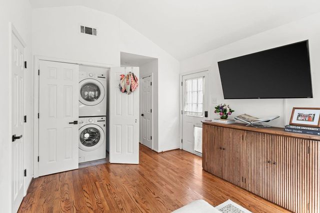 1516 Lawrence Street, Houston, TX 77008