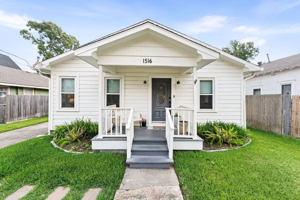 1516 Lawrence Street, Houston, TX 77008