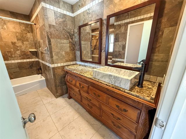 737 Kensington Lane, Mansfield, TX 76063