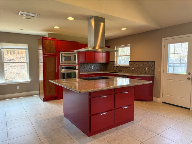 737 Kensington Lane, Mansfield, TX 76063