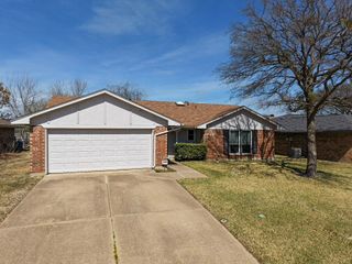 737 Kensington Lane, Mansfield, TX 76063