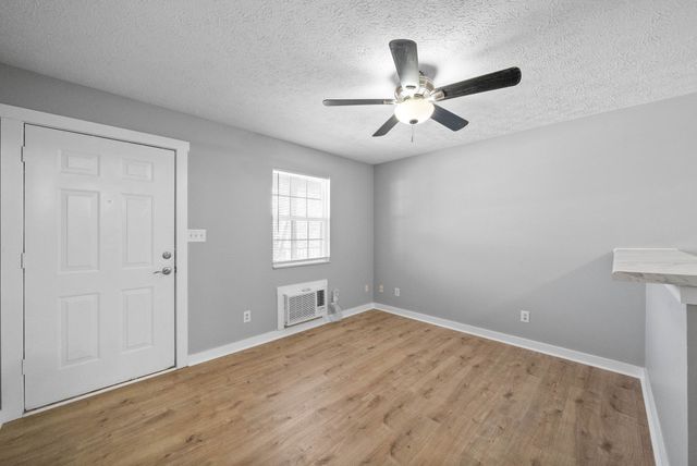 765 Robb Ave Apt 7, Clarksville, TN 37040