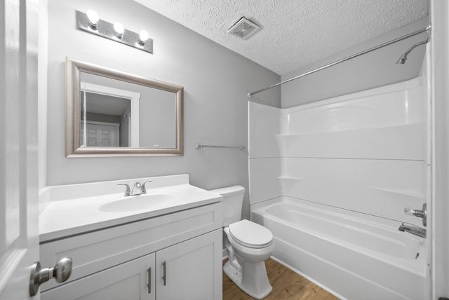 765 Robb Ave Apt 7, Clarksville, TN 37040
