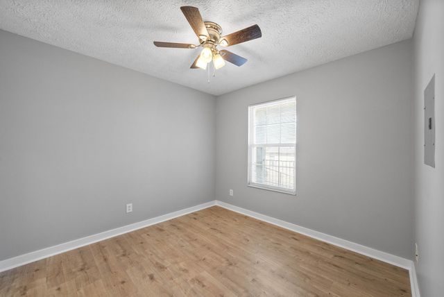 765 Robb Ave Apt 7, Clarksville, TN 37040