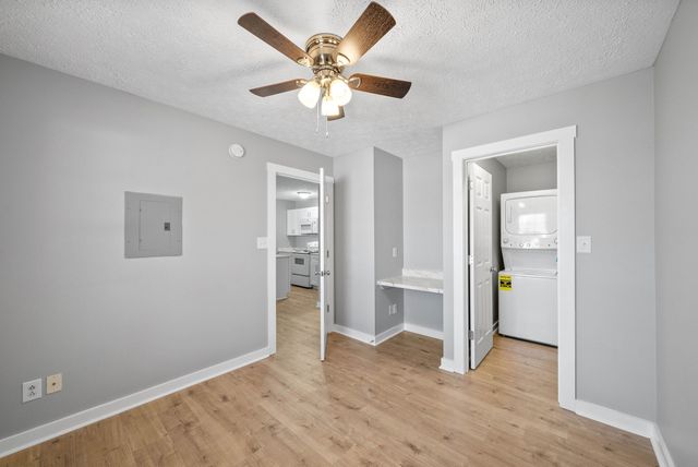 765 Robb Ave Apt 7, Clarksville, TN 37040