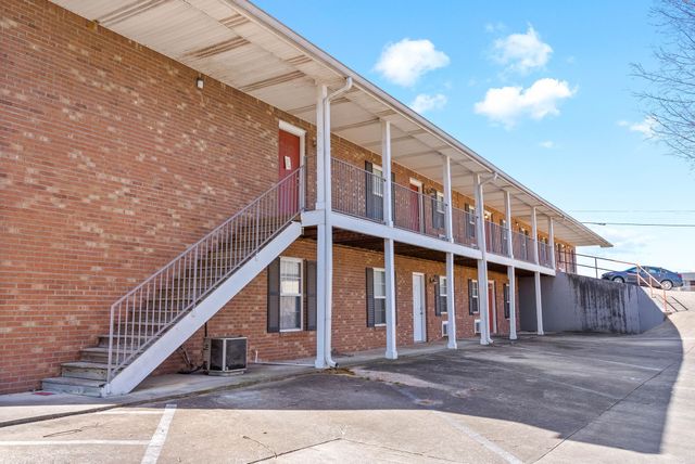 765 Robb Ave Apt 7, Clarksville, TN 37040