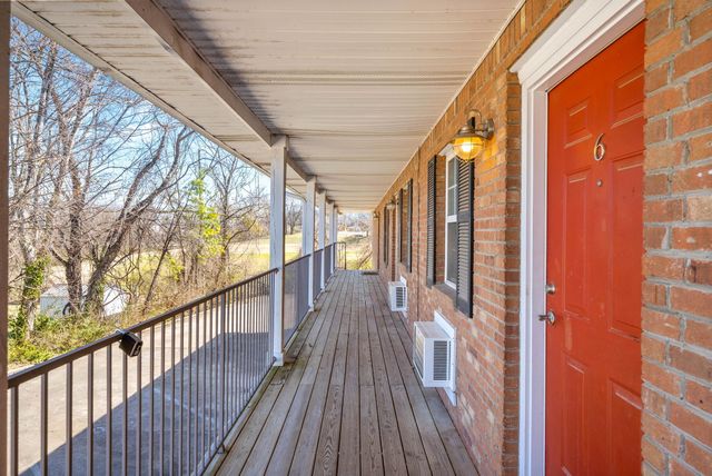 765 Robb Ave Apt 7, Clarksville, TN 37040