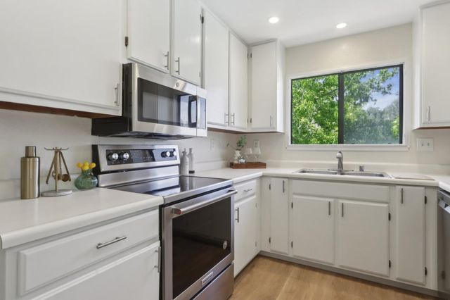 145 Albacore Lane, Foster City, CA 94404