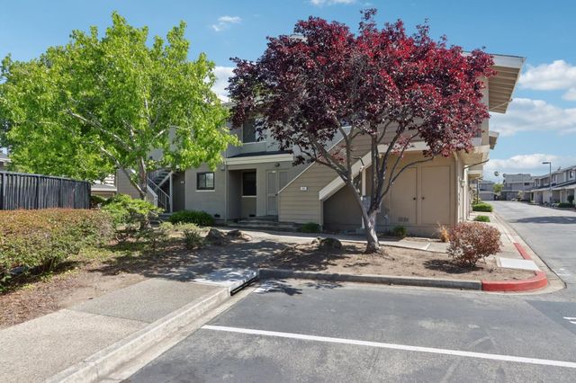 145 Albacore Lane, Foster City, CA 94404