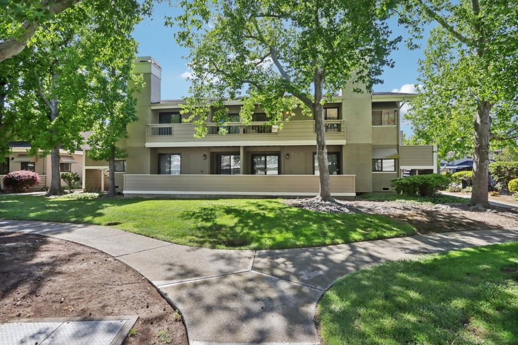 145 Albacore Lane, Foster City, CA 94404