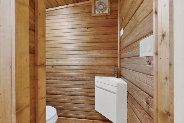 262 Briggs Boulevard, East Tawakoni, TX 75472