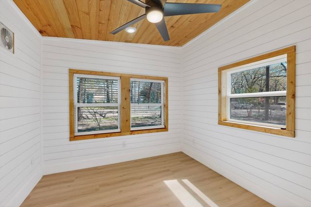 262 Briggs Boulevard, East Tawakoni, TX 75472