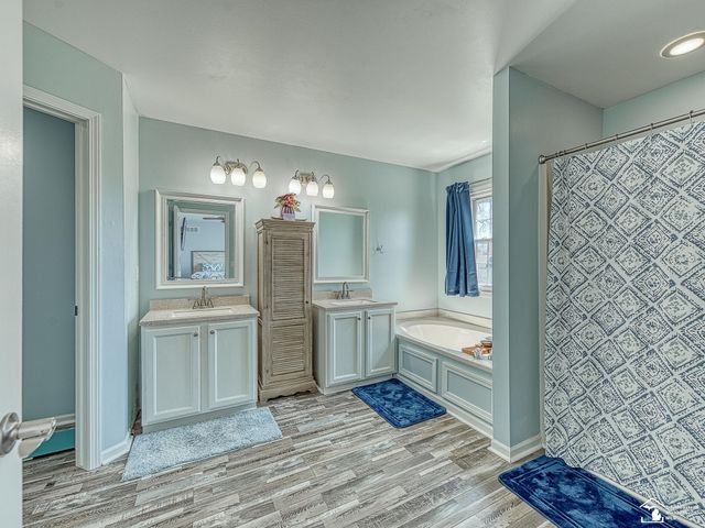 849 Regents Park, Monroe Twp, MI 48161