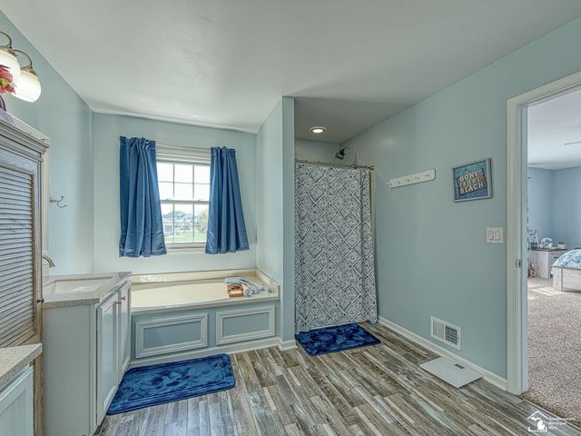 849 Regents Park, Monroe Twp, MI 48161