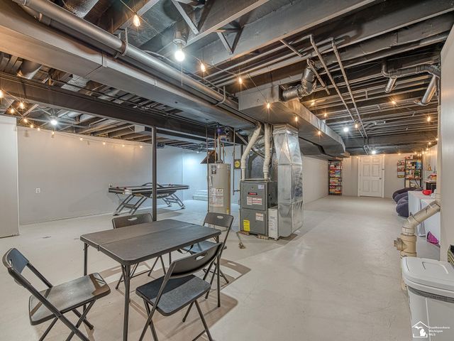 849 Regents Park, Monroe Twp, MI 48161
