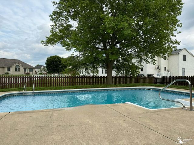 849 Regents Park, Monroe Twp, MI 48161