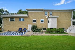 4322 Amelia Avenue, Lyons, IL 60534
